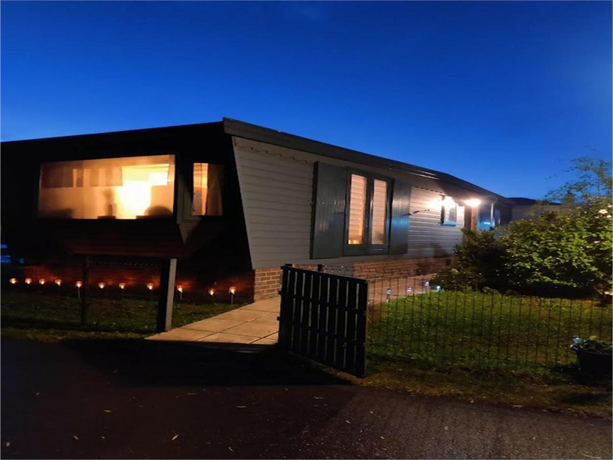 Tiny Beachhouse Belgium, Wenduine Hotel Bagian luar foto
